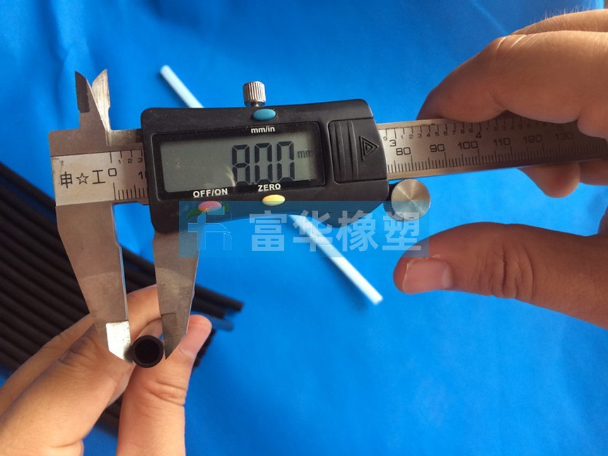 ��ɫ������